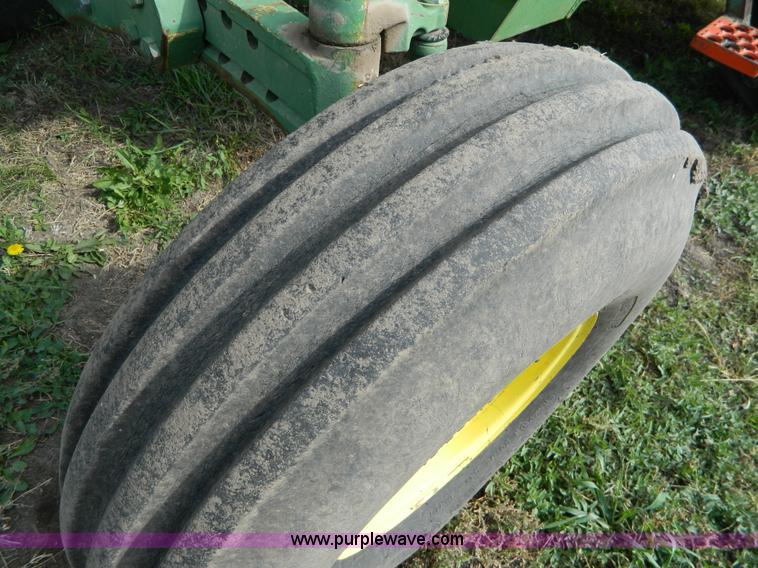 image for item G7522 John Deere 2840 tractor