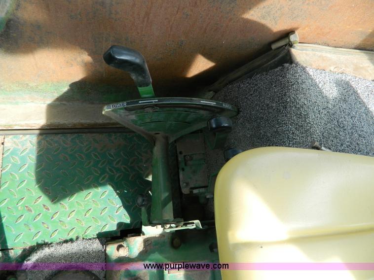 image for item G7522 John Deere 2840 tractor