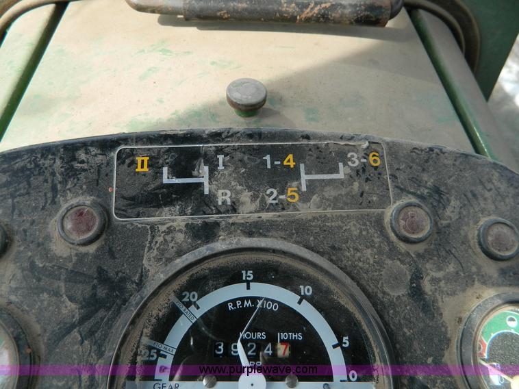 image for item G7522 John Deere 2840 tractor