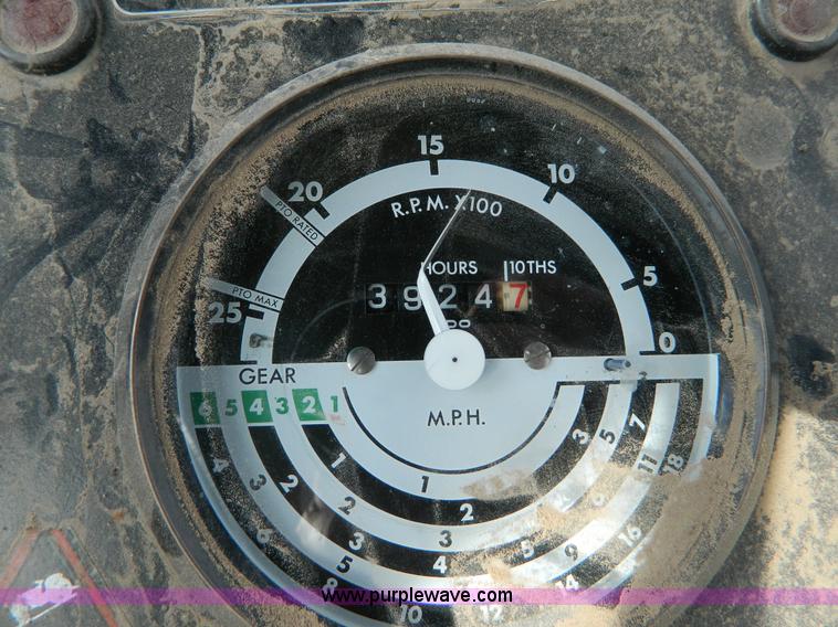 image for item G7522 John Deere 2840 tractor