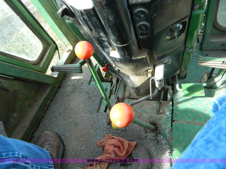 image for item G7522 John Deere 2840 tractor