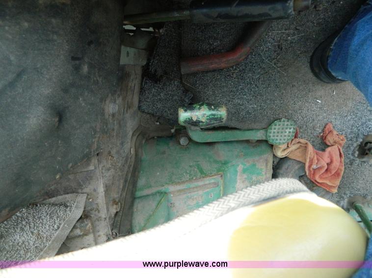 image for item G7522 John Deere 2840 tractor