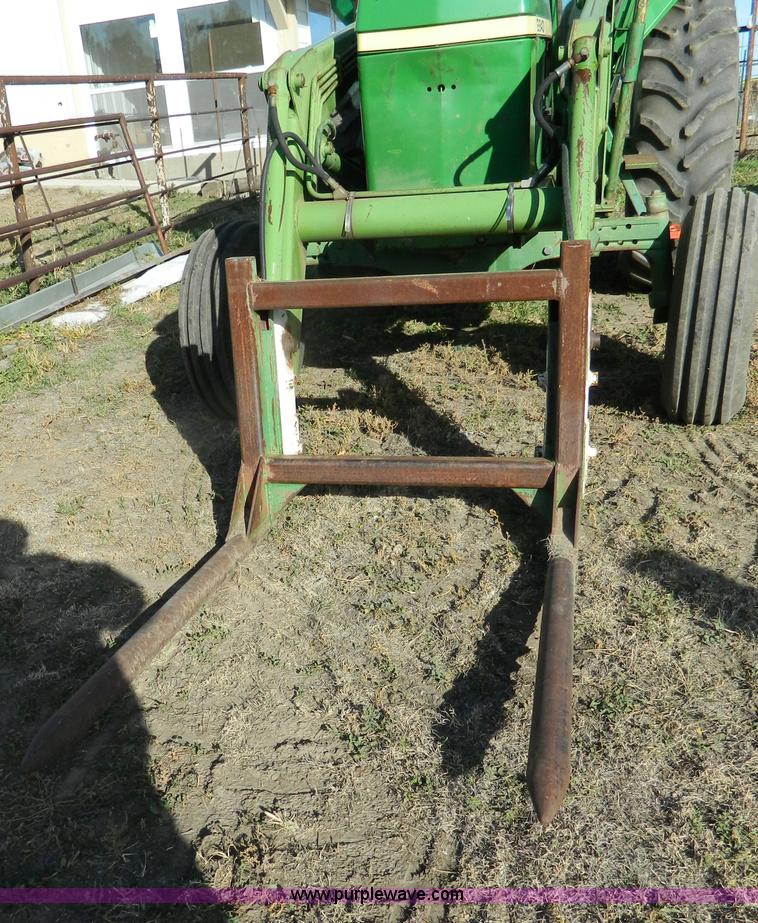 image for item G7522 John Deere 2840 tractor