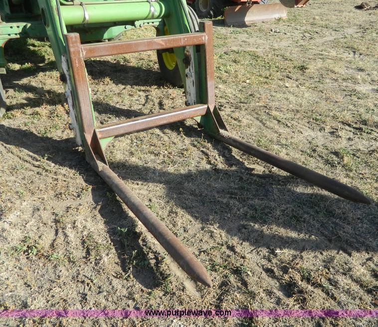 image for item G7522 John Deere 2840 tractor