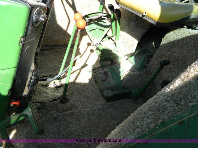 image for item G7522 John Deere 2840 tractor