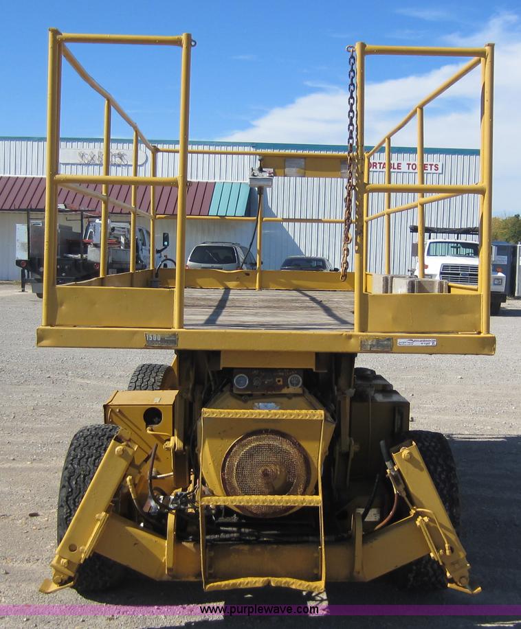 image for item H9852 Grove SM3270 scissor lift