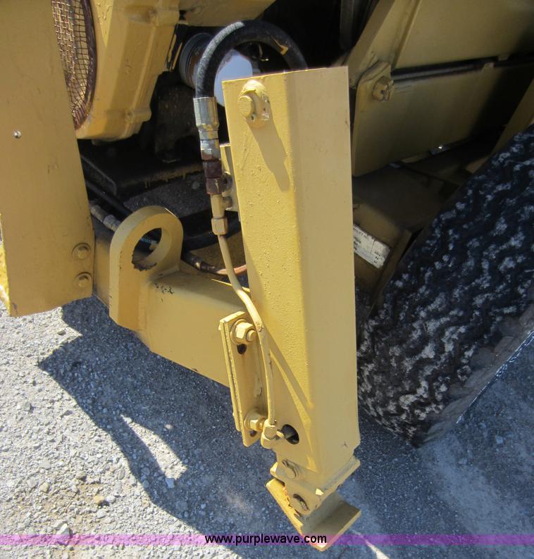 image for item H9852 Grove SM3270 scissor lift