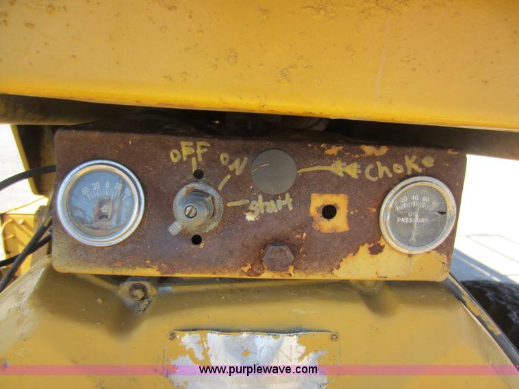 image for item H9852 Grove SM3270 scissor lift