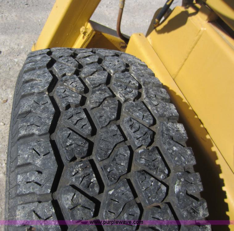 image for item H9852 Grove SM3270 scissor lift