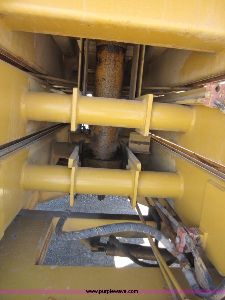 image for item H9852 Grove SM3270 scissor lift