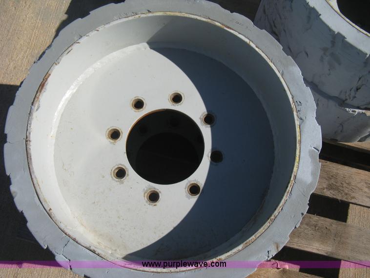 image for item M9092 (4) Superior scissor lift hard tires