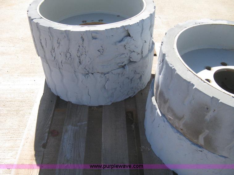 image for item M9092 (4) Superior scissor lift hard tires