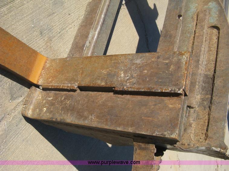 image for item M9101 Skid steer pallet fork attachment