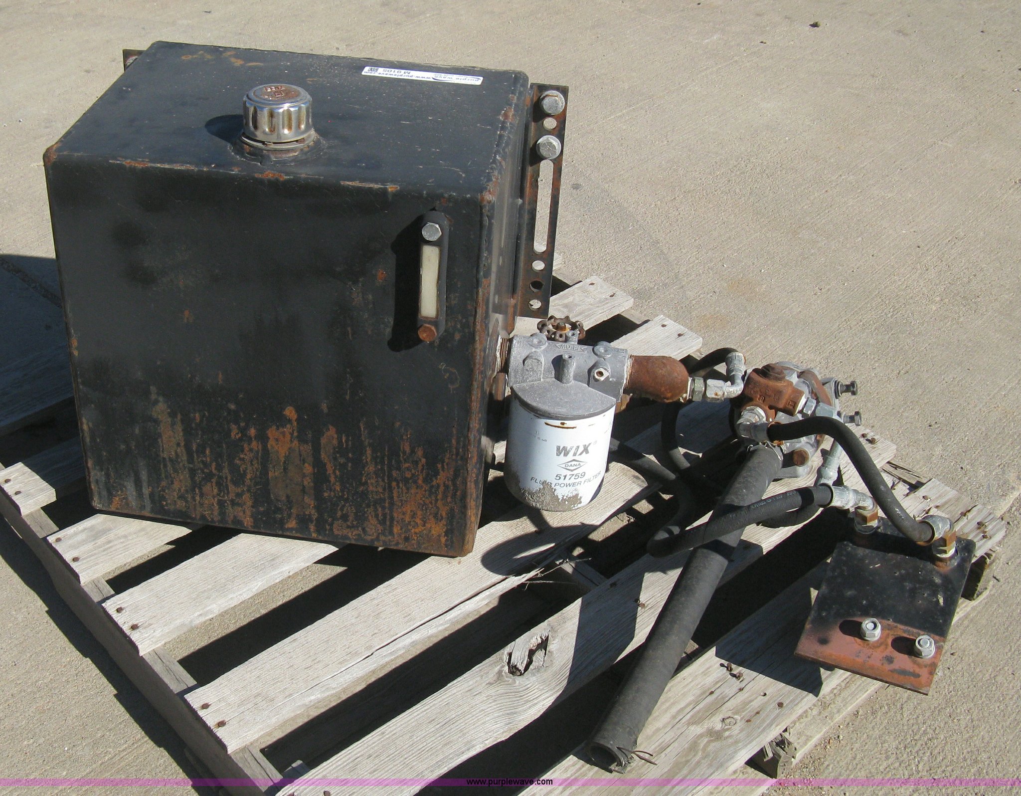 Hydraulic wet kit in Wichita, KS Item M9105 sold Purple Wave