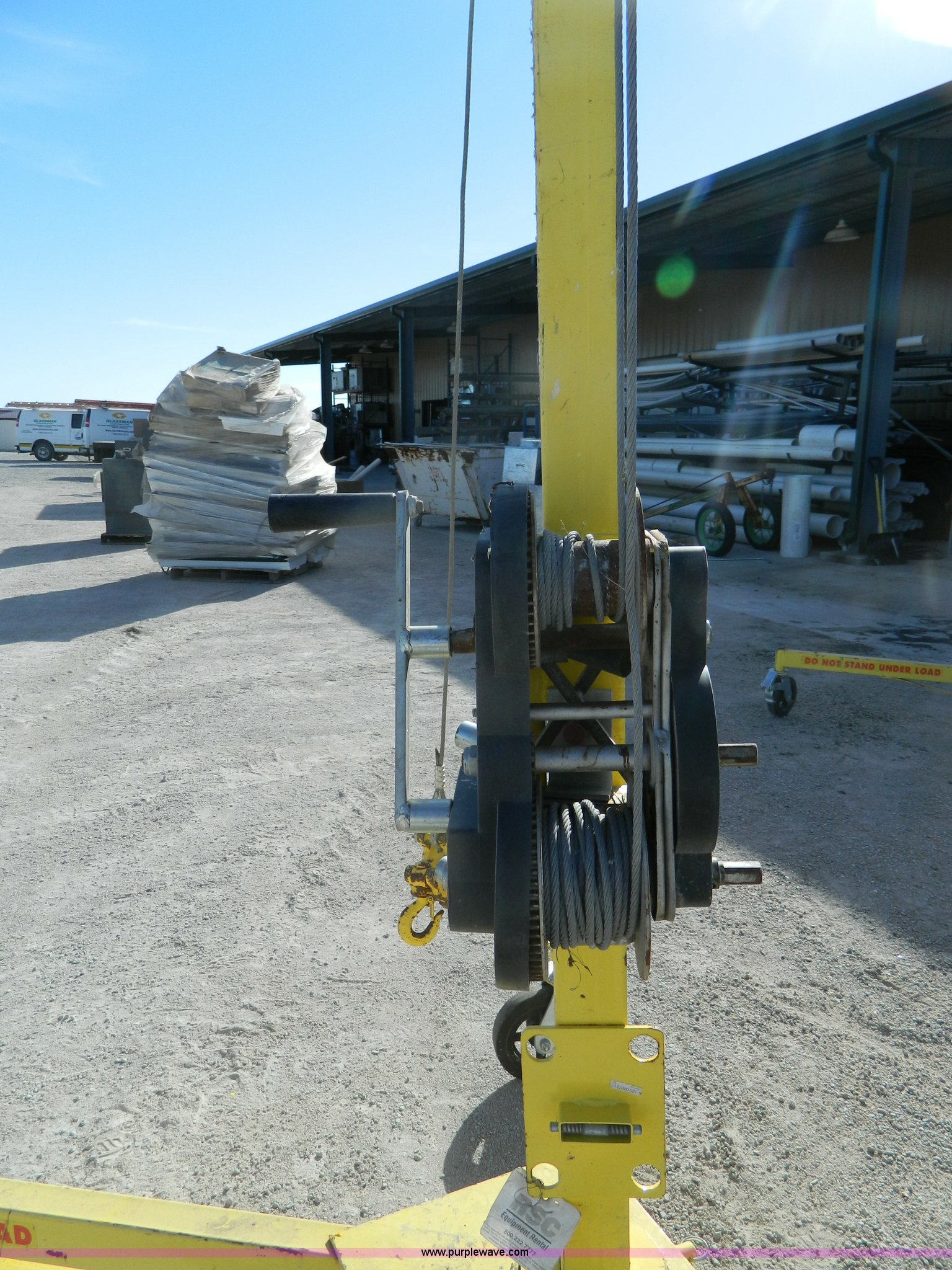 Sumner R-250 hoist in Hays, KS | Item T9488 sold | Purple Wave