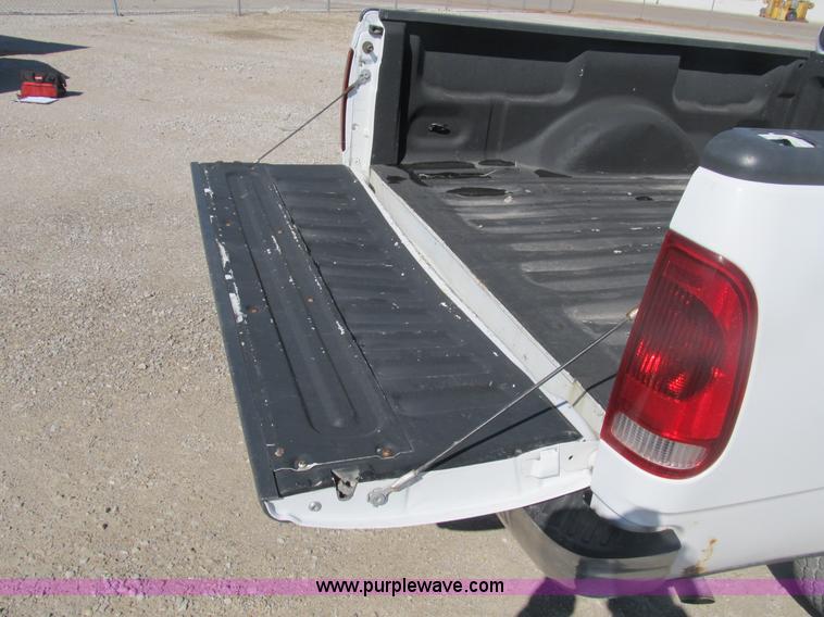 image for item B2914 2002 Ford F150 XLT SuperCab pickup truck