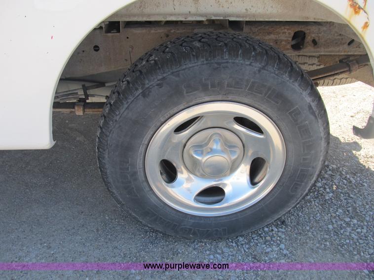 image for item B2914 2002 Ford F150 XLT SuperCab pickup truck