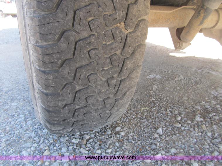 image for item B2914 2002 Ford F150 XLT SuperCab pickup truck