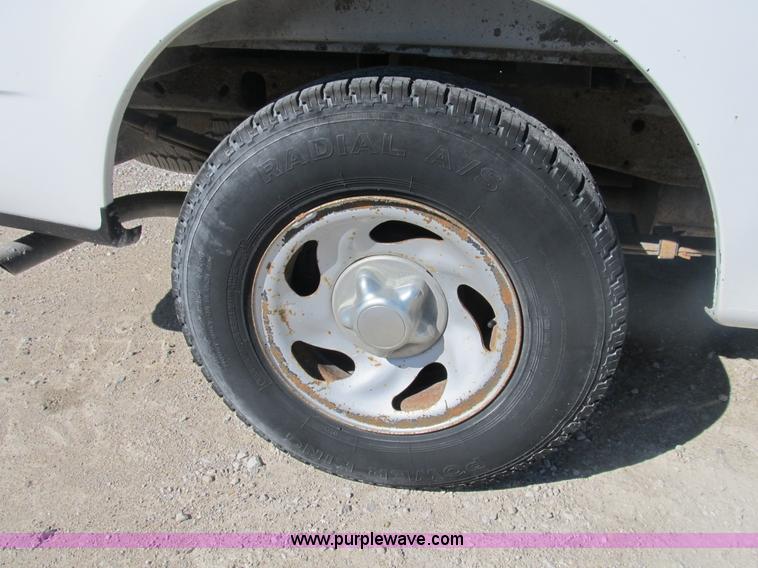 image for item B2914 2002 Ford F150 XLT SuperCab pickup truck