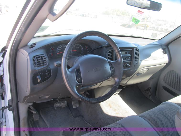 image for item B2914 2002 Ford F150 XLT SuperCab pickup truck