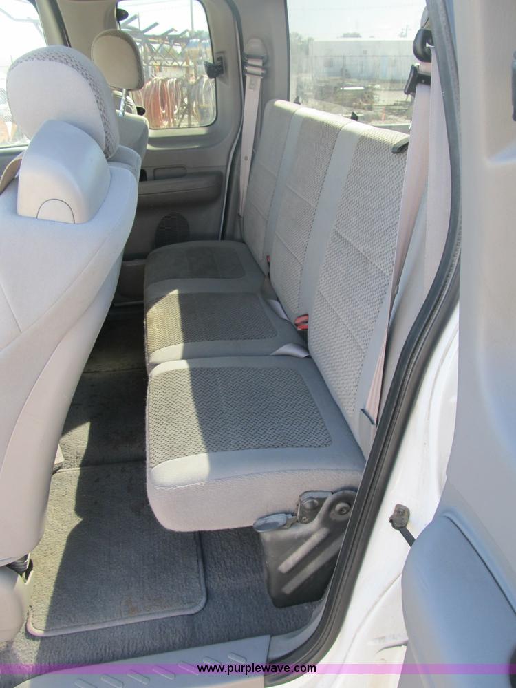 image for item B2914 2002 Ford F150 XLT SuperCab pickup truck