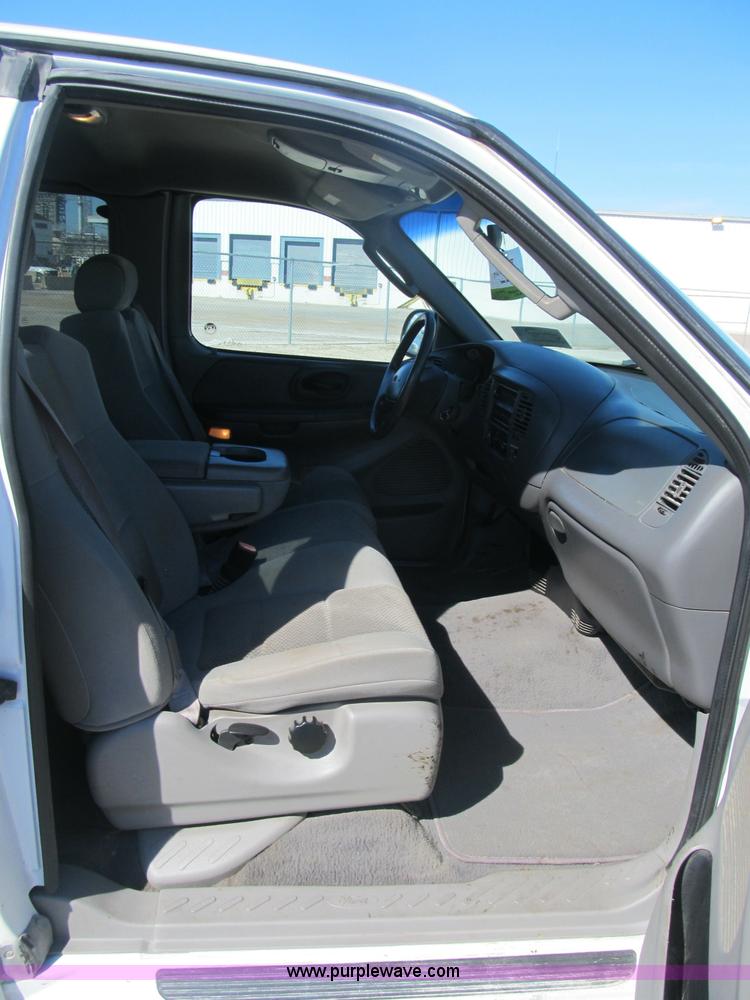 image for item B2914 2002 Ford F150 XLT SuperCab pickup truck