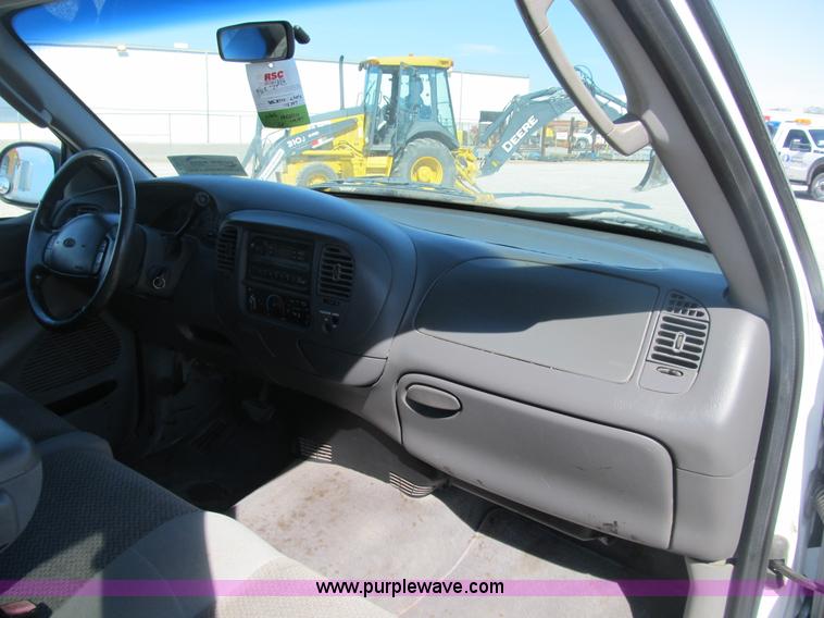 image for item B2914 2002 Ford F150 XLT SuperCab pickup truck