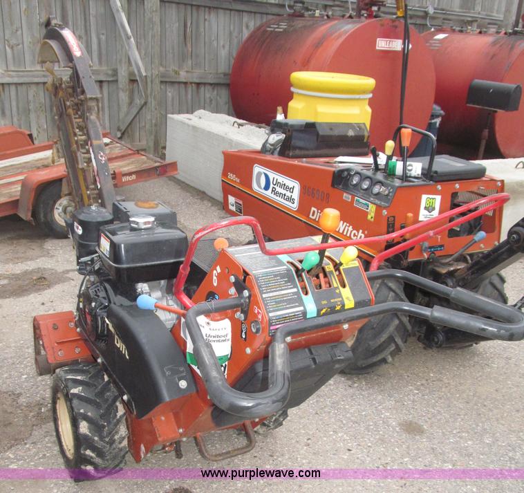 image for item B5274 2004 Ditch Witch 1330H  WB trencher