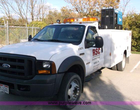 image for item C2932 2006 Ford F550 XL Super Duty service truck