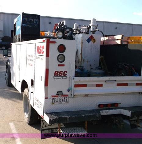 image for item C2932 2006 Ford F550 XL Super Duty service truck