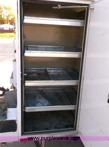 image for item C2932 2006 Ford F550 XL Super Duty service truck