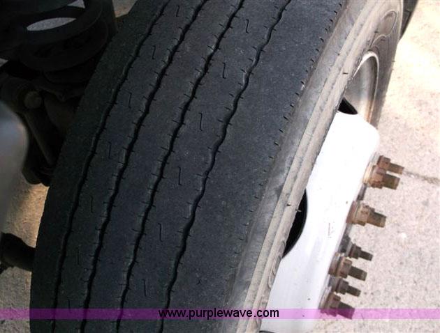 image for item C2932 2006 Ford F550 XL Super Duty service truck