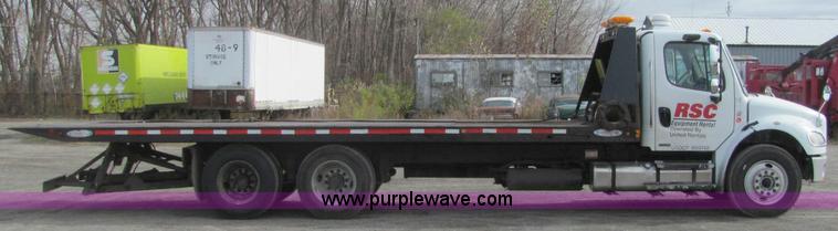 image for item C2935 2006 Freightliner M2 Business Class rollback truck