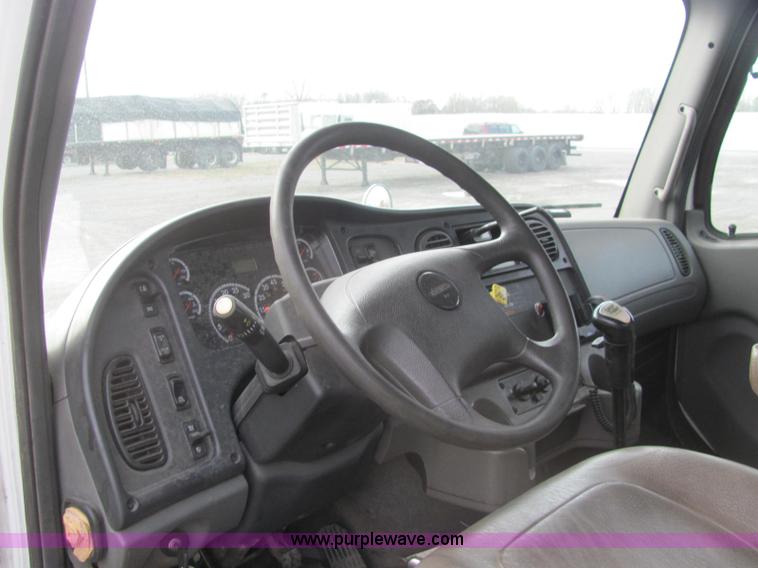 image for item C2935 2006 Freightliner M2 Business Class rollback truck