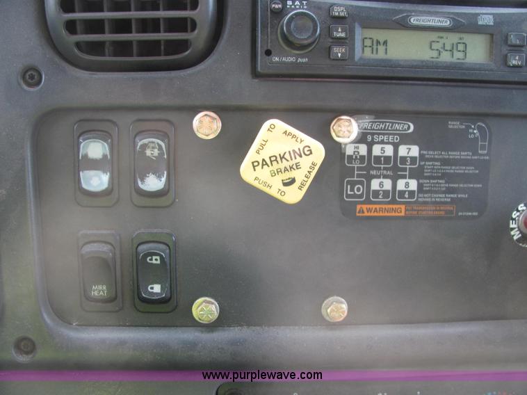 image for item C2935 2006 Freightliner M2 Business Class rollback truck