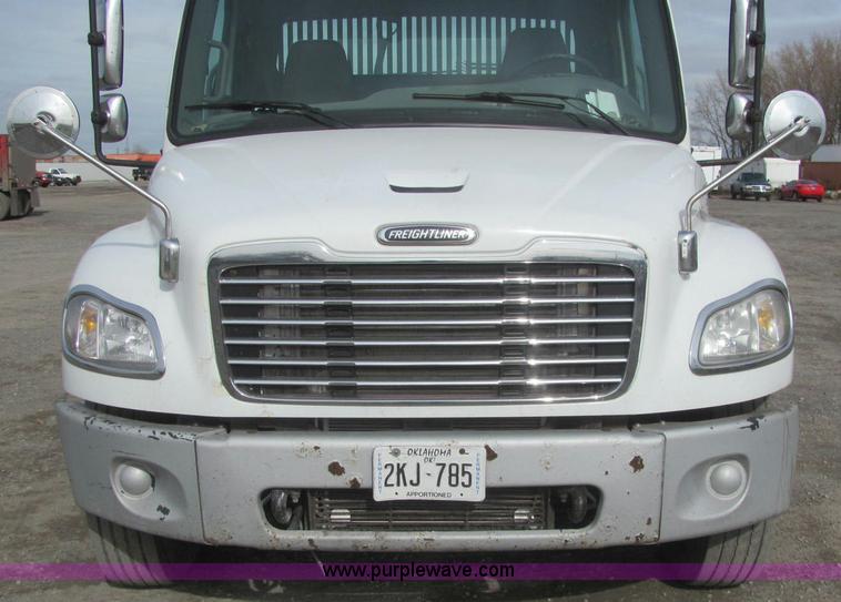 image for item C2935 2006 Freightliner M2 Business Class rollback truck