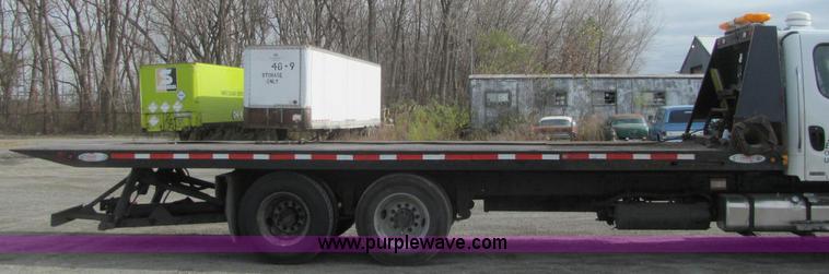 image for item C2935 2006 Freightliner M2 Business Class rollback truck