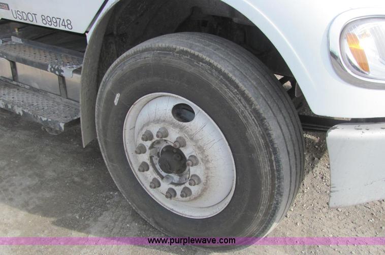 image for item C2935 2006 Freightliner M2 Business Class rollback truck