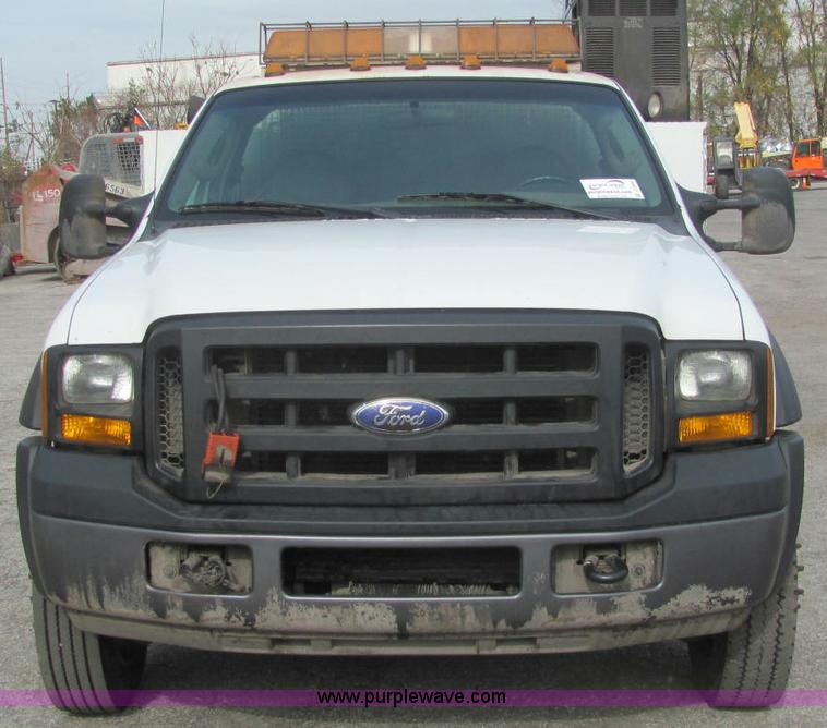 image for item C2936 2006 Ford F550 XL Super Duty service truck