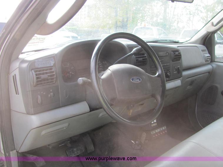 image for item C2936 2006 Ford F550 XL Super Duty service truck