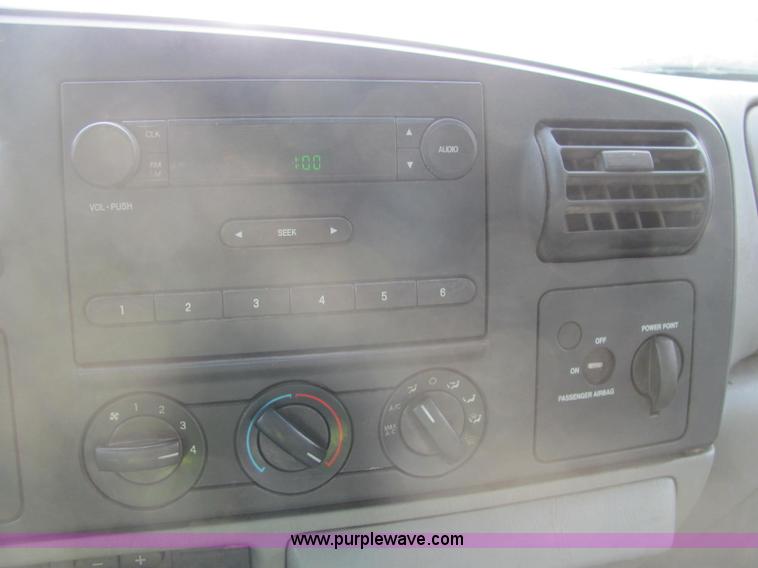 image for item C2936 2006 Ford F550 XL Super Duty service truck