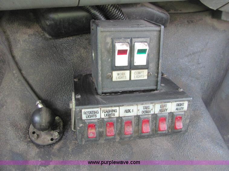 image for item C2936 2006 Ford F550 XL Super Duty service truck