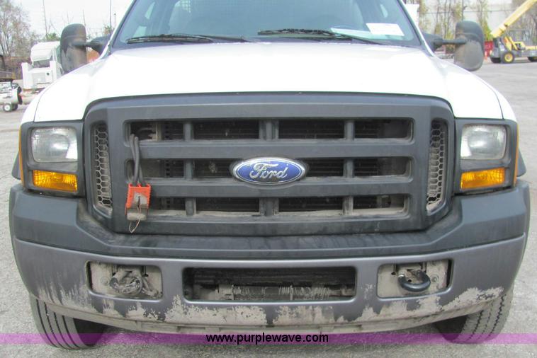 image for item C2936 2006 Ford F550 XL Super Duty service truck