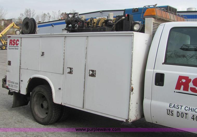 image for item C2936 2006 Ford F550 XL Super Duty service truck