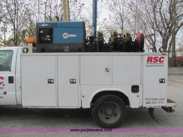 image for item C2936 2006 Ford F550 XL Super Duty service truck