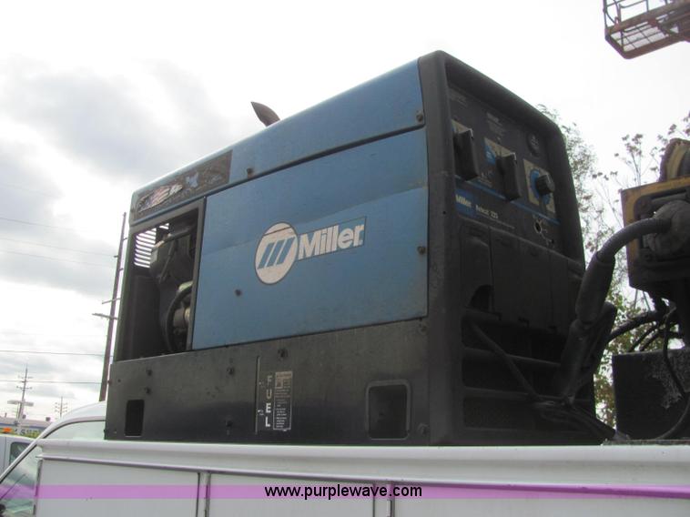 image for item C2936 2006 Ford F550 XL Super Duty service truck