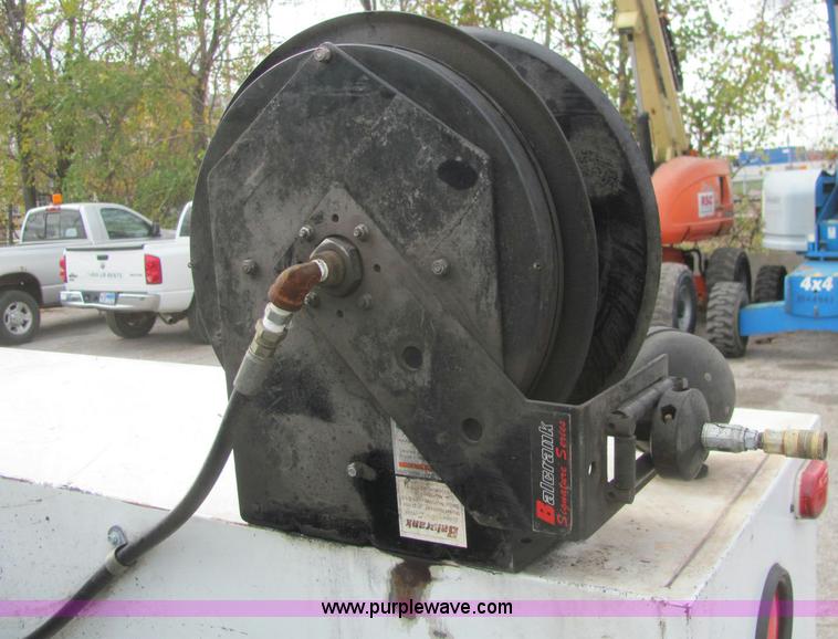 image for item C2936 2006 Ford F550 XL Super Duty service truck