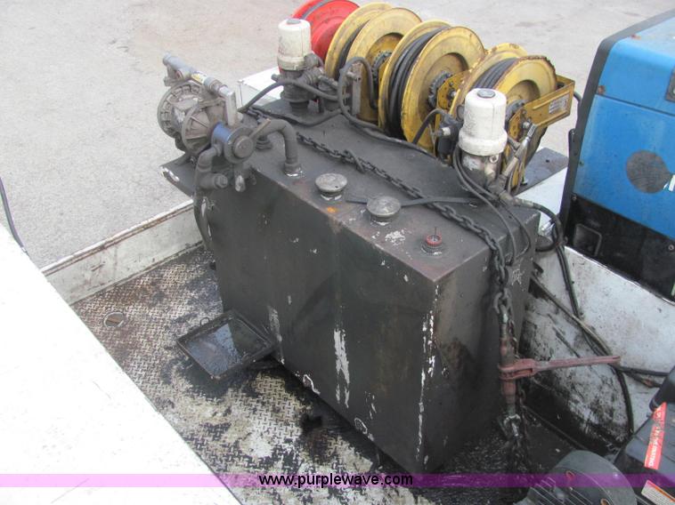 image for item C2936 2006 Ford F550 XL Super Duty service truck