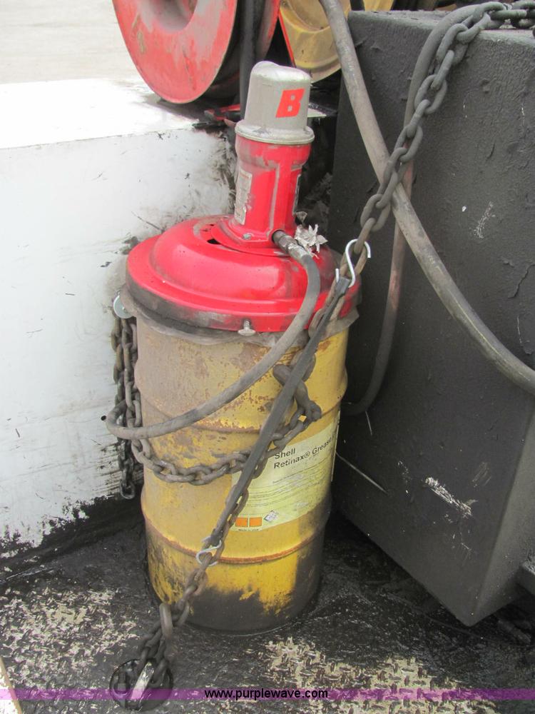 image for item C2936 2006 Ford F550 XL Super Duty service truck