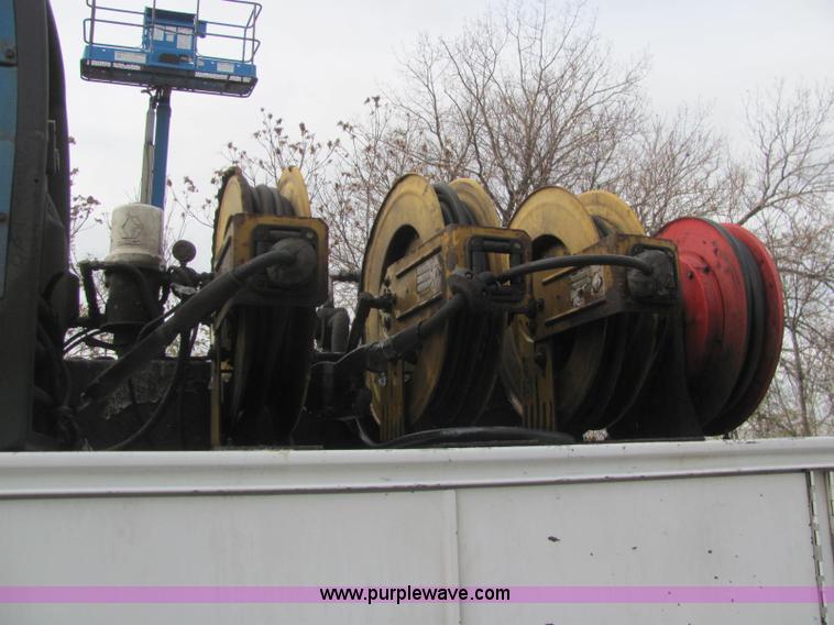 image for item C2936 2006 Ford F550 XL Super Duty service truck